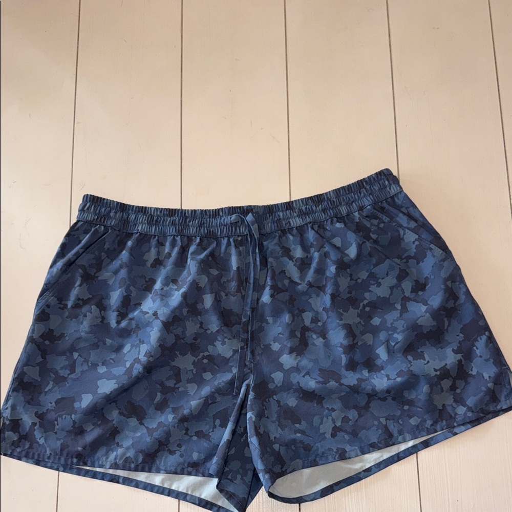 Men's Athletic Camo Shorts - Navy